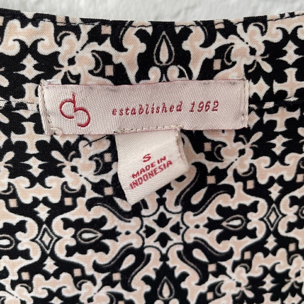 Woman’s size small dressbarn top - Picture 6 of 8